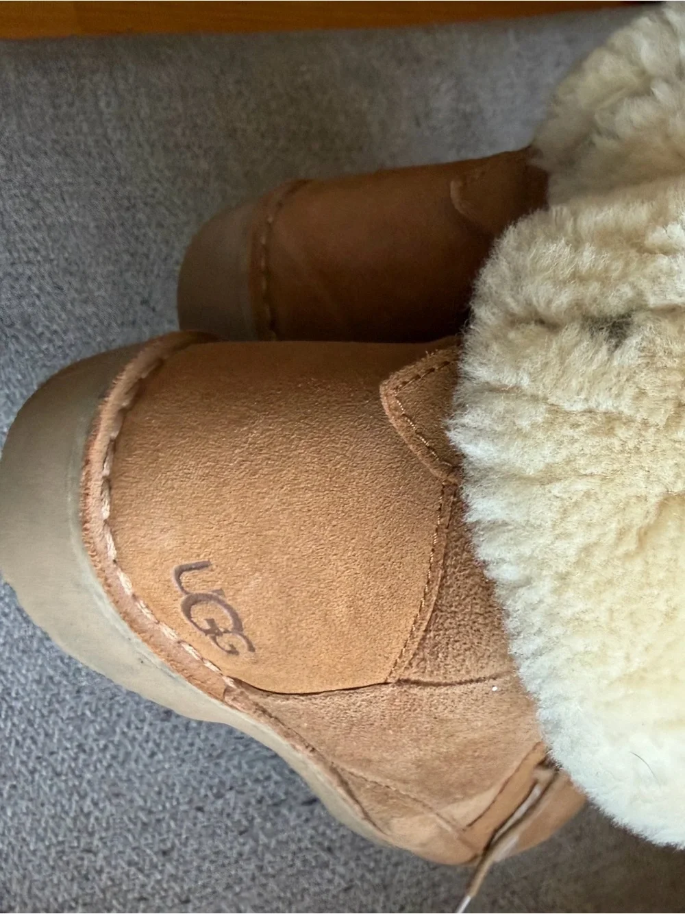 UGG Chestnut Suede Lace-Up Shearling Ankle Boots size 9